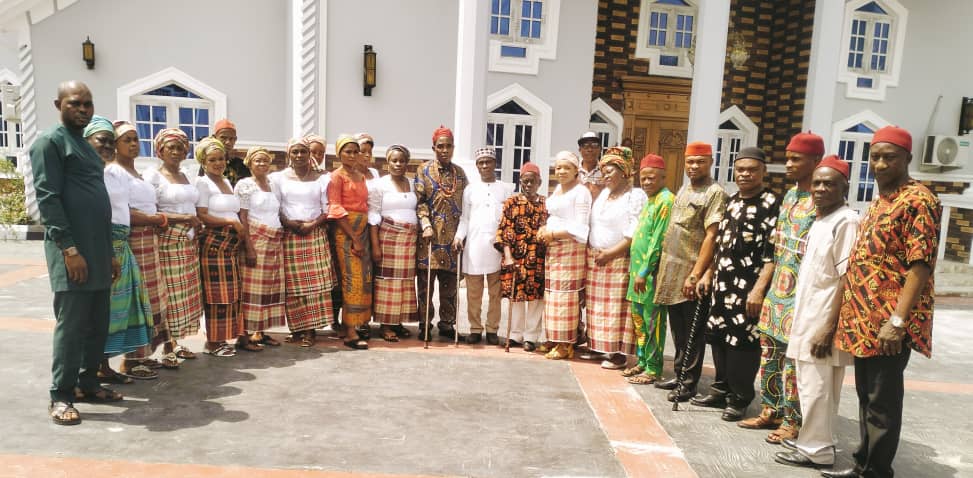 Group picture of representatives Umuaka - Umuaka communities